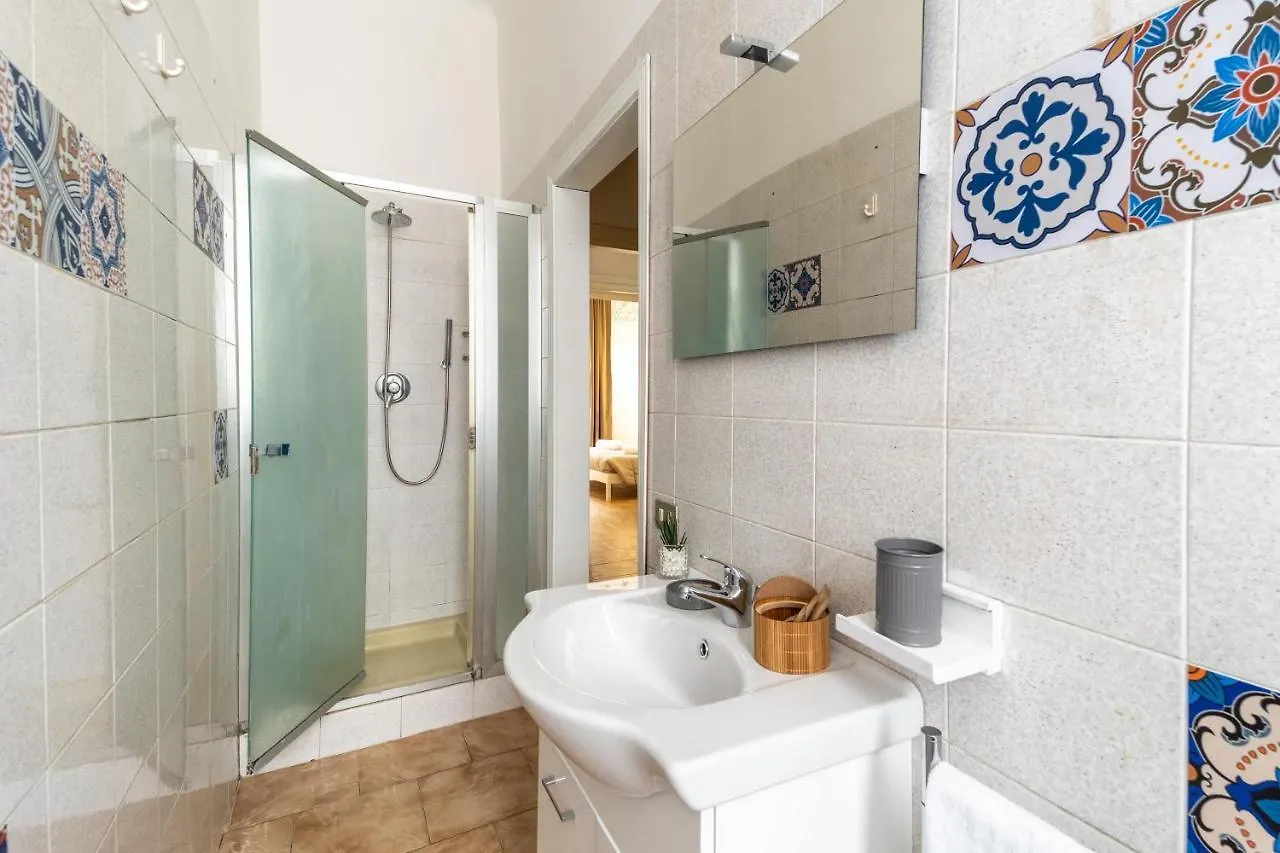 Apt Vicino Alla Metropolitana Porta Romana, 4 Minuti Da Duomo, Free Wifi&Netflix Mediolan Apartament